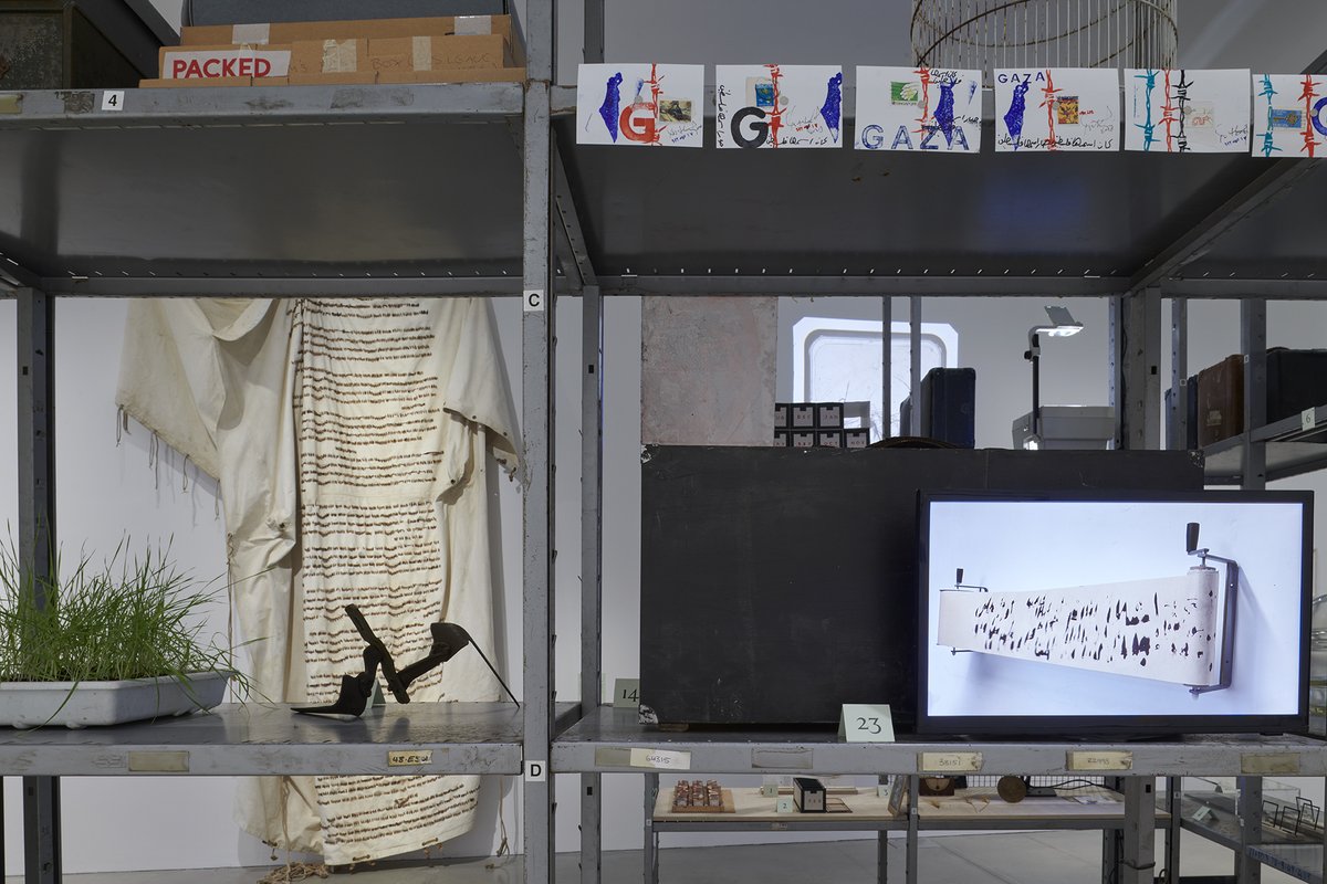 Just TWO WEEKS left of 'Issam Kourbaj: Urgent Archive' at Kettle's Yard 🌾

Visit Kettle's Yard before 26 May to see this free exhibition, or join us for a tour by the artist @issamkourbaj on 23 May at 1pm 🖼️

kettlesyard.cam.ac.uk/whats-on/issam…

📷 Jo Underhill