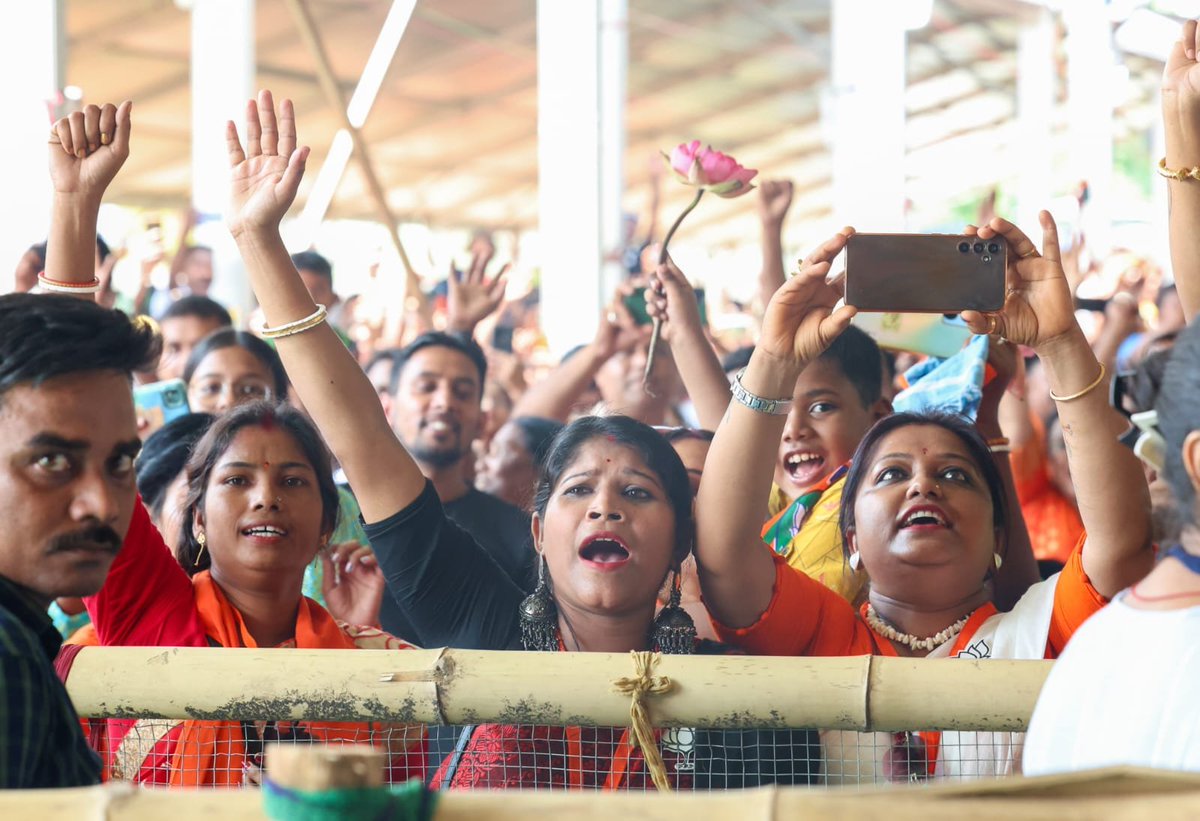 हुगली के साथ ही पश्चिम बंगाल के मेरे परिवारजनों ने इस बार भाजपा को भारी जीत दिलाने का संकल्प ले लिया है।