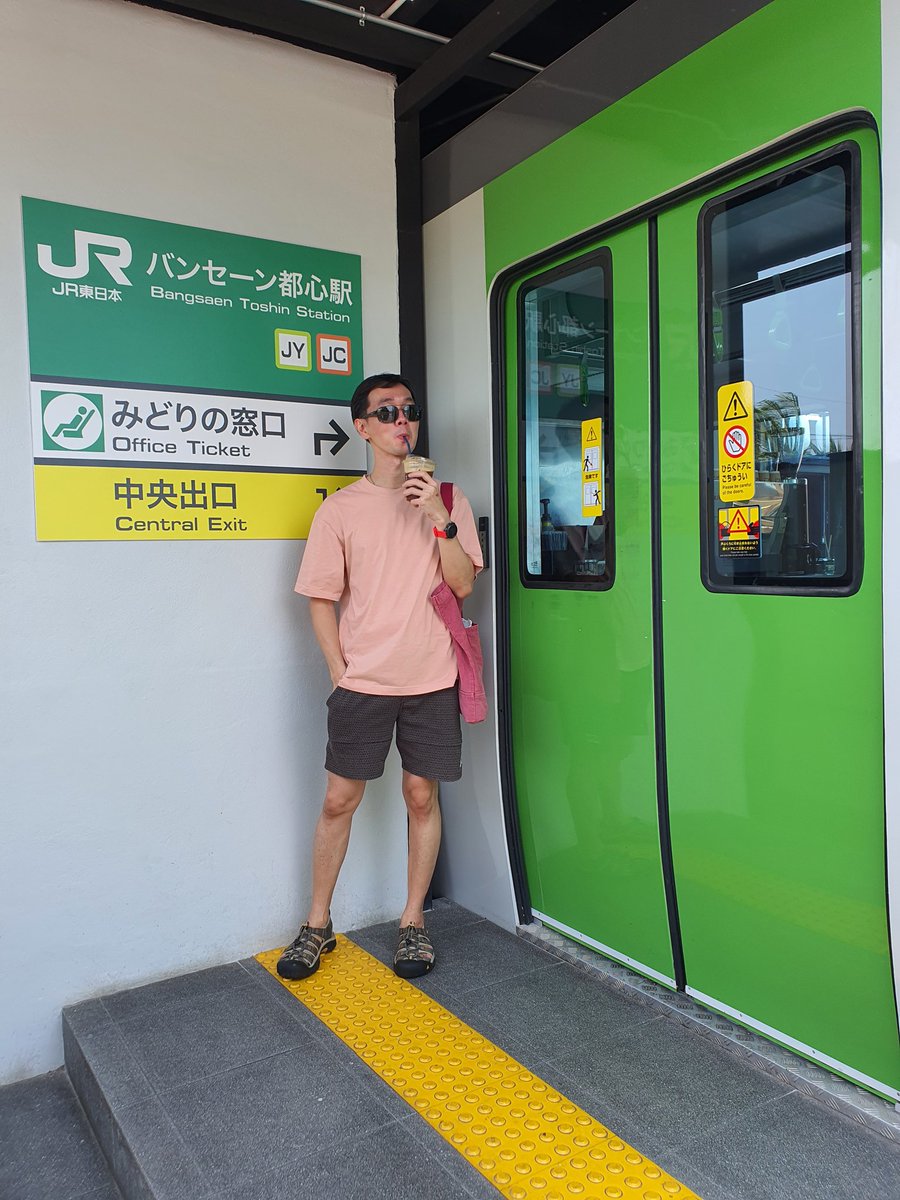 SaveChicK's tweet photo. Miss you, Japan!!! 🚃💕
#bangsaentoshin https://t.co/jXThEwyT8h