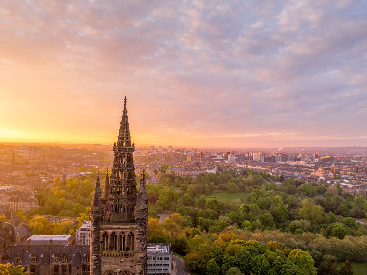 Golden Sunrise over a lush Kelvingrove 🌳🌲🌅😍
#Glasgow #Drone