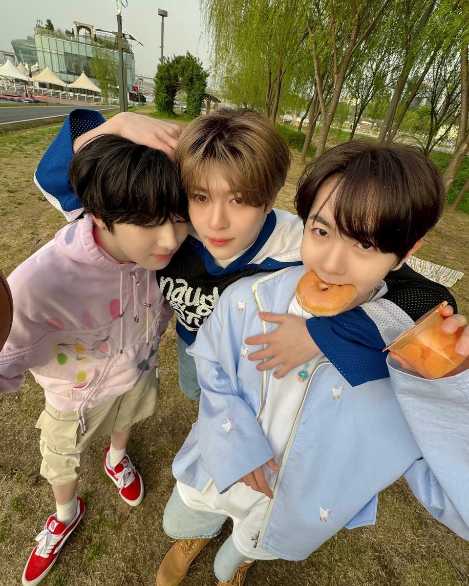 sakuya_mozzi's tweet photo. 240512
NCT WISH 인스타 

⋆˳*·🍀#NCTWISH🍀 *⋆˚⋆

#SAKUYA #사쿠야 #サクヤ #NCTWISH https://t.co/HYR7Cxd1HR
