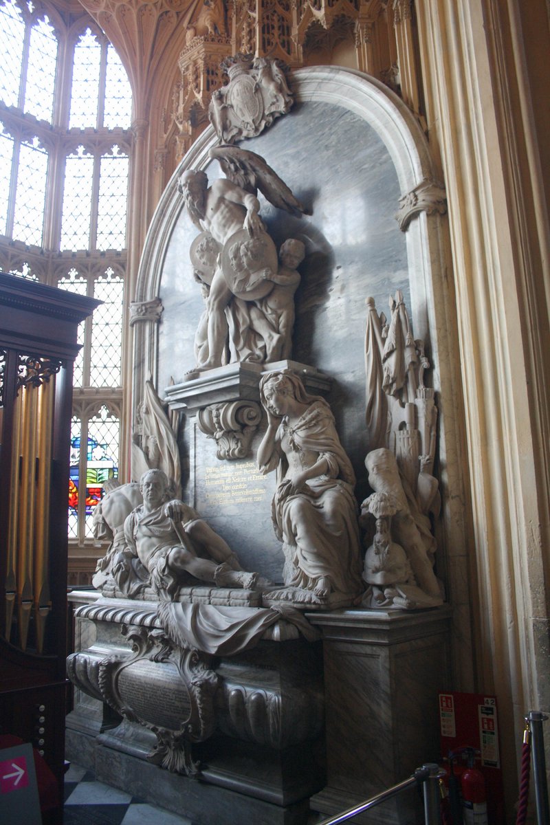 Collegiate Church of St. Peter (Westminster Abbey), London. Monument to John Sheffield, Duke of Buckingham d.1721. Photo: 03.03.2023. #London #WestminsterAbbey #JohnSheffield #DenisPlumiere #PeterScheemakers #LaurentDelvaux @Portaspeciosa