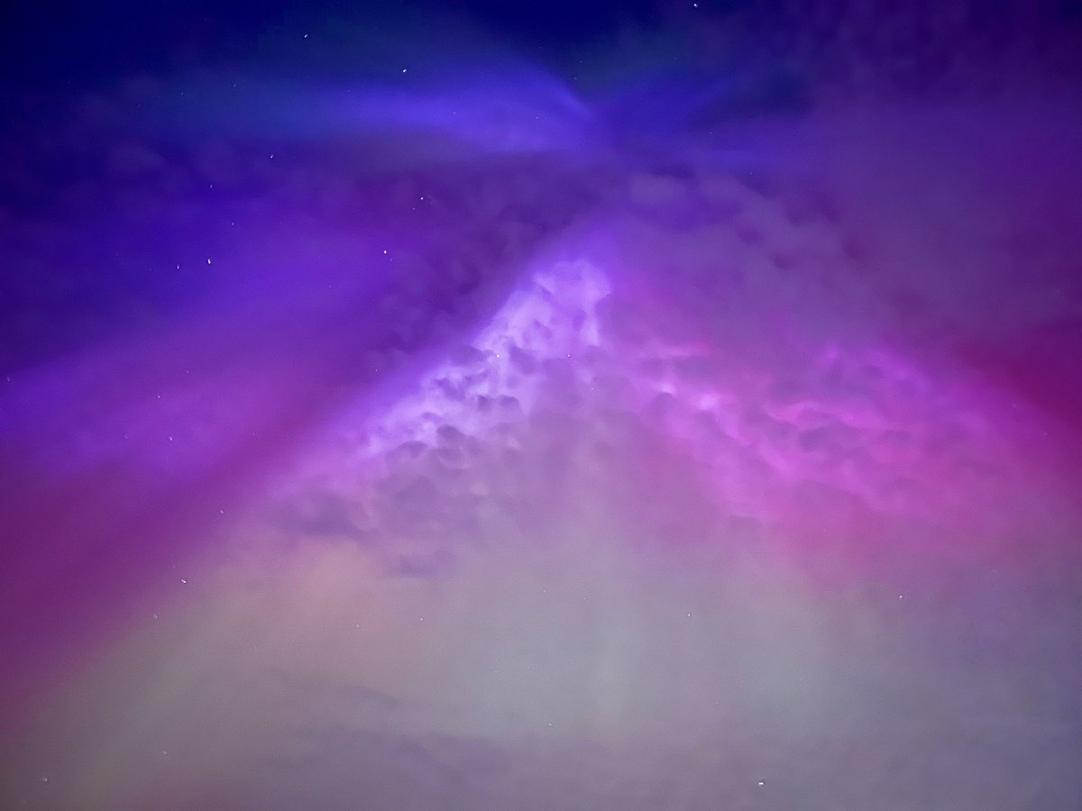 notreallyme62's tweet photo. Friday Nights showing of the Northern Lights in Larne .#aurora #Auroraborealis #northenlights #NorthernLightsireland #NorthernLights #NorthernIreland #larne https://t.co/ratovgZNLj