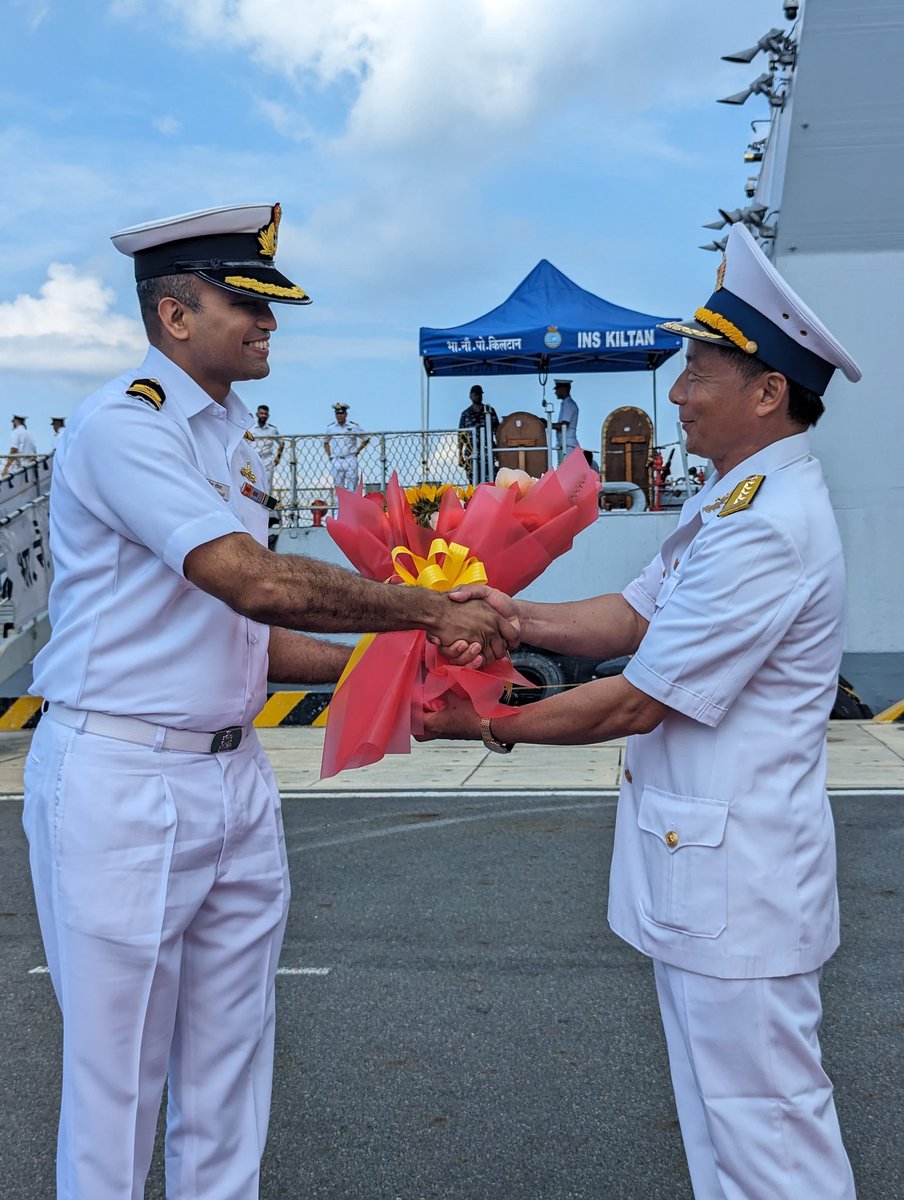 🇮🇳Navy Ship INS KILTAN welcomed today at Cam Ranh Bay Port where they will hold professional interactions with 🇻🇳People's Navy and 🇻🇳 Naval Academy. @MOFAVietNam @dohungviet @MEAIndia @IndianDiplomacy @DDIndialive @indiannavy @IndiannavyMedia @DDIndialive @SpokespersonMoD