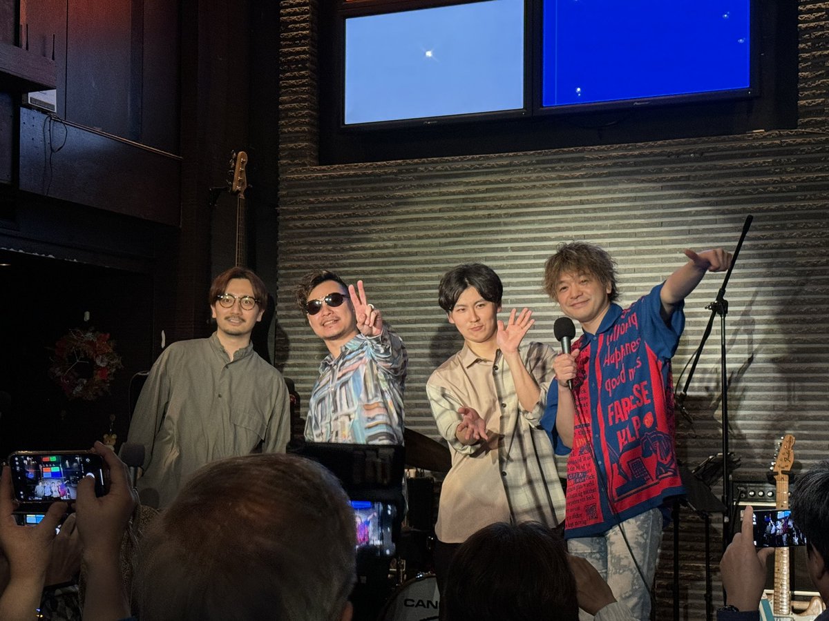 atmth's tweet image. 2oz Special～Meets Rhythm Section～!!!
2ozにベース・ドラムが加わり、厚み・グルーヴが増しかつ2人がコード・リズムを任せて自由に弾いてるのを見てすごく楽しかった(笑)
時々見たい！
#2oz