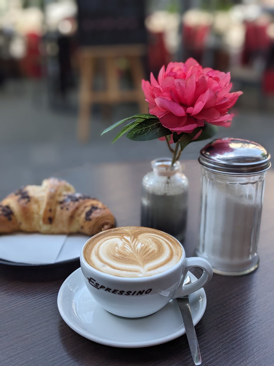 mgrygles's tweet photo. Relaxing and enjoying a nice cappuccino with the amazing @Sharat_Chander #greatconversation https://t.co/uOse0qTP7V