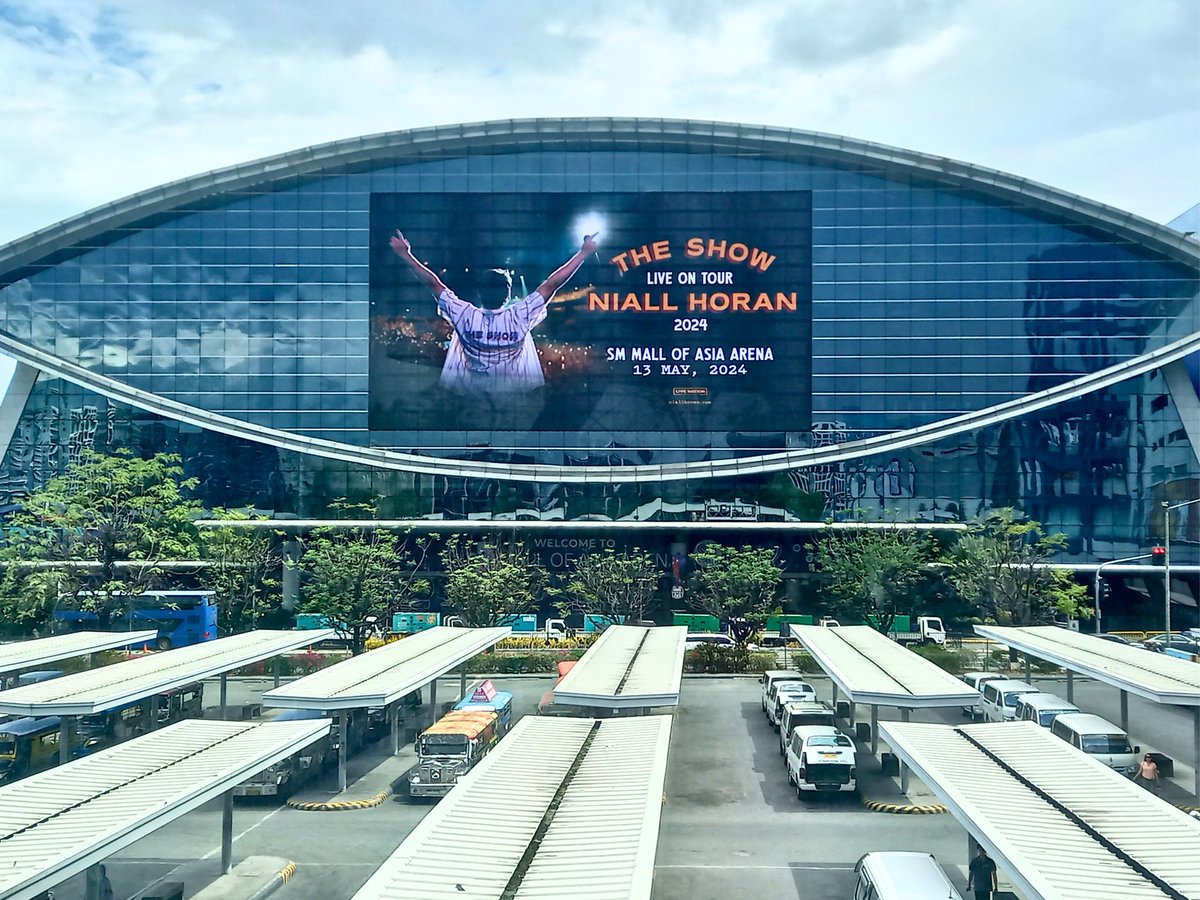 Niall Horan is back at the SM Mall of Asia Arena tomorrow for #TheShowLiveOnTourPH! Lovers, don't miss your chance to see him live. 🔗: smtickets.com/events/view/12… 🎫: @smtickets outlets nationwide #NiallHoranInManila #NiallHoranAtMOAArena #ChangingTheGameElevatingEntertainment