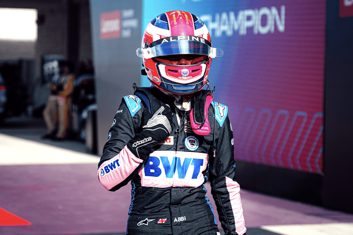 44Formula1's tweet photo. 🇬🇧 | Abbi Pulling becomes the first ever Female Winner in the British F4 Championship with victory at Brands Hatch!!

#BritishF4 #BTCC https://t.co/PgvvgYmCk5