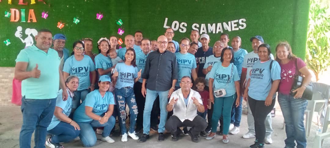 Esto fue ayer, sábado 11, en Charallave, con el equipo del Movimiento Por Venezuela en los Valles del Tuy, la gente que me honró con su apoyo en la Primaria; gente buena, trabajadora, combativa. Gracias, queridos compañeros. @MPV_Nacional, @MPVMiranda1. #HayQueMoverse