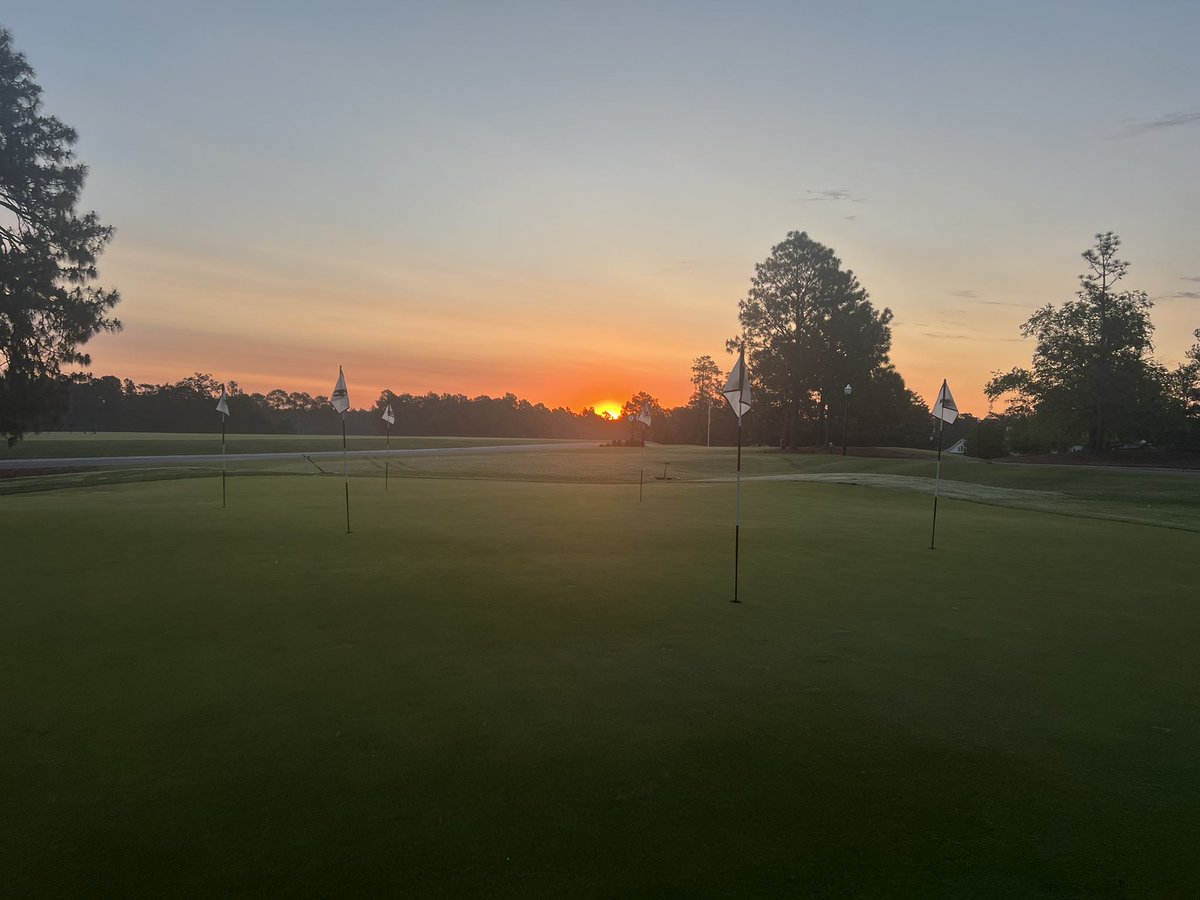 turfguy222's tweet photo. It is a beautiful morning out here at The Creek. #mycarolinasmorning @Carolinas_ASST @SandhillsGCSA @CarolinasGCSA https://t.co/TXr2bbZ5Iv