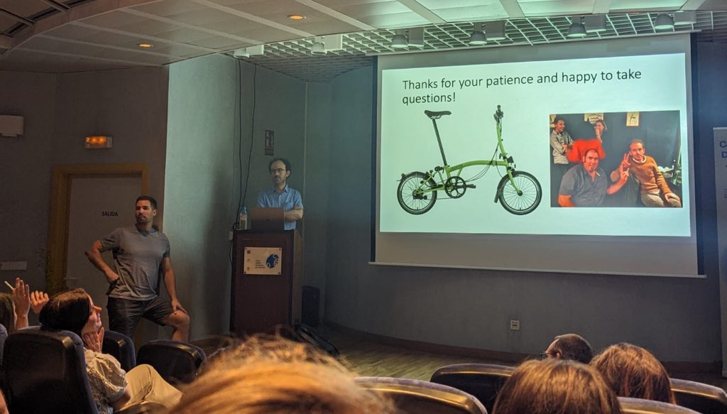 Outstanding talk on Friday at #CABDseminars with @deMendoza_Alex. Dr. De Mendoza talked about the methylation during evolution . Alex was hosted by @bogdanoviclab .