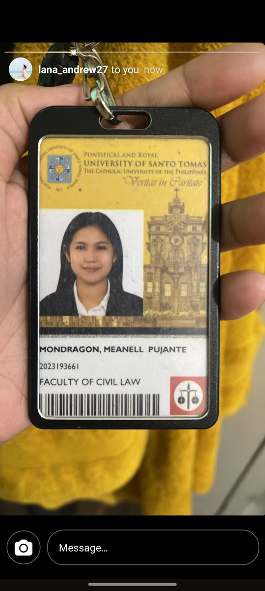 jmnn_0813's tweet photo. BEWARE OF SCAMMERS❗❗

she even sent an ID which I don't where she/he got.

I paid a total of 4.6k for a genad tix https://t.co/Ivs5DAuCMr