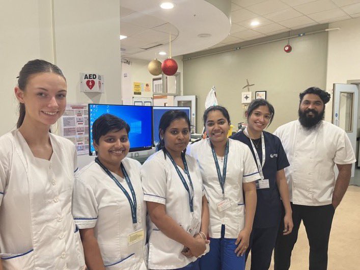 CcoHse's tweet photo. Today on #InternationalDayOfTheNurse, we acknowledge all nurses and student nurses for the wonderful work that they do. They provide care with compassion + commitment to patients across our health service every day. Tá achan duine atá faoi bhur gcúram faoi chomaoin agaibh. https://t.co/Erk2BTl4zb