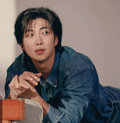 About Music tweet media