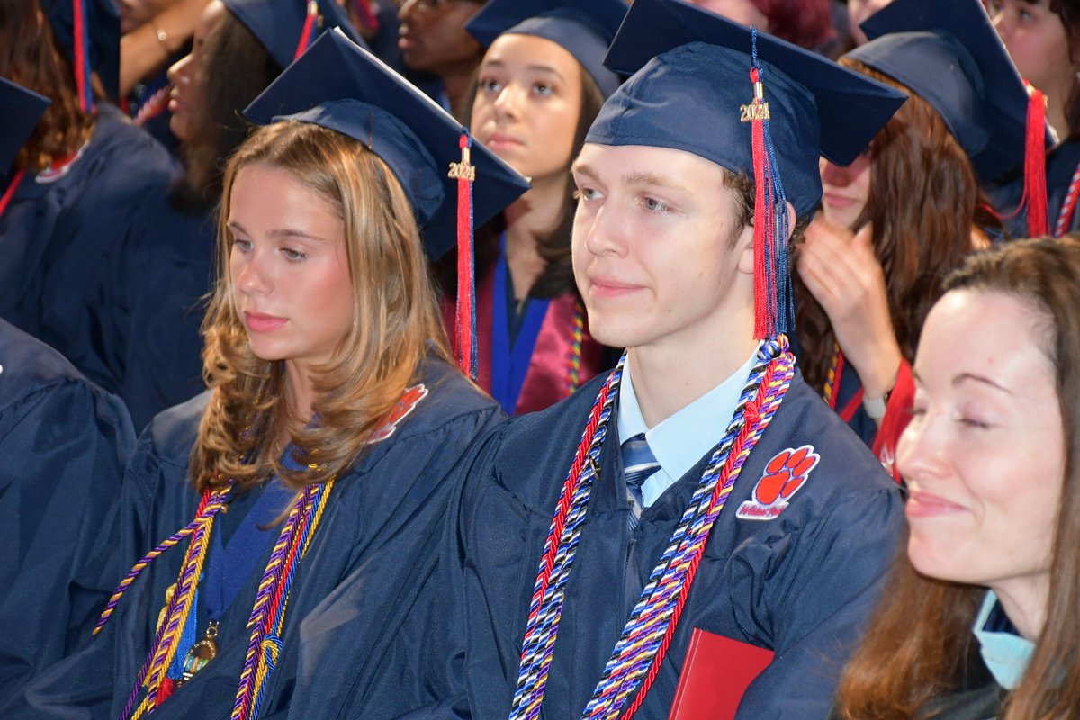 GRAD PICS! 📸 - Here are just a few pics from the Dunwoody High School #DCSDClassof24 Graduation Ceremony last night. To see our 160+ pics & full Dunwoody #DCSDGrad2024🎓 photo album: flic.kr/s/aHBqjBpSVG #iLoveDCSD💙🧡