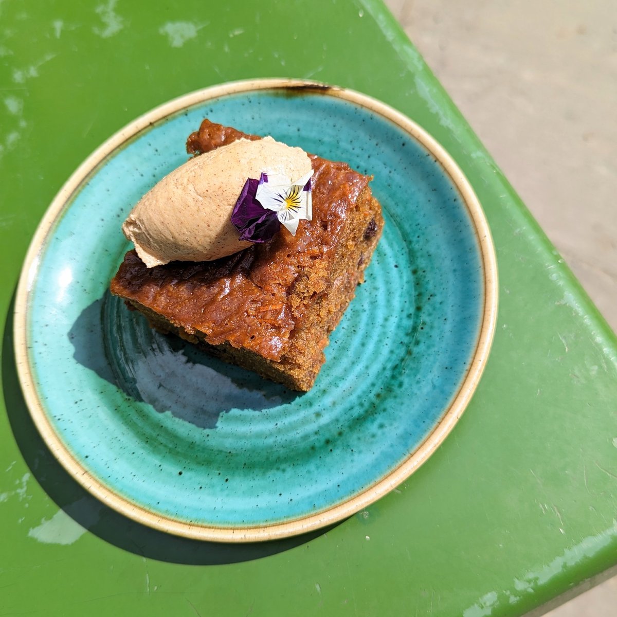 VEGAN CARROT CAKE 🥕

Another popular staple on our cakes list is our house vegan carrot cake.

Able to be enjoyed whilst sitting in the restaurants or as a take away.

Is it a favourite of yours?