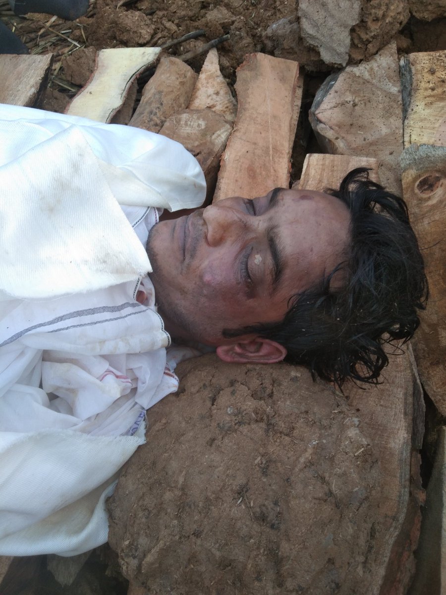 मेरा छोटा भाई है इसकी निर्मम तरीके से हत्या कर दी गई है पुलिसभी ठीक से बात नहीं कर रही हैं भगवान भरोसे ही है देखो भगवान कब न्याय मिलेगा