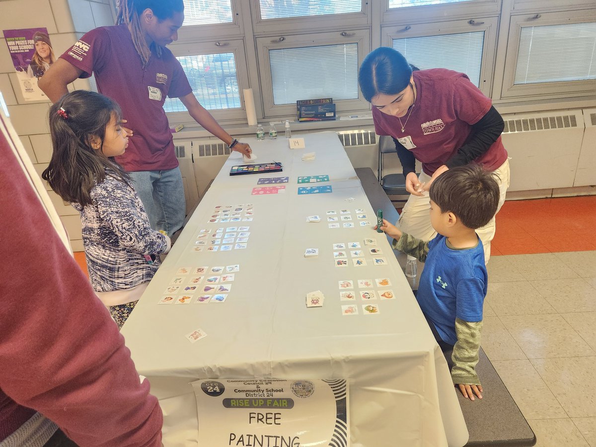 Thank you @NYC_District24 & D24 CEC  for a wonderful Rise Up Fair! Empowering parents with knowledge across special education services for our children! It was a fun filled day for all the families & amazing turn out! We loved it! #Community #SpecialEducation #parents @ConnieAlt1