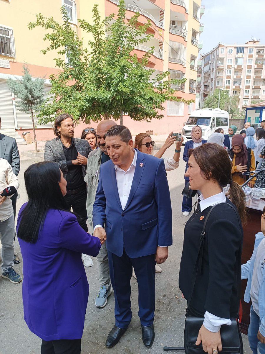 İl Kadın kolları başkanligimizca düzenlenen, Annelergünü programında,
Onurlu Bir şekilde mücadele veren, korkusuz ve takdir edilecek duruşlarindan  taviz vermeyen DiyarbakırAnneleri'ile bir araya geldik.Anneler gününüz kutlu olsun 🇹🇷🌹
#Annelergünü
#DiyarbakırAnneleri 
#bbp