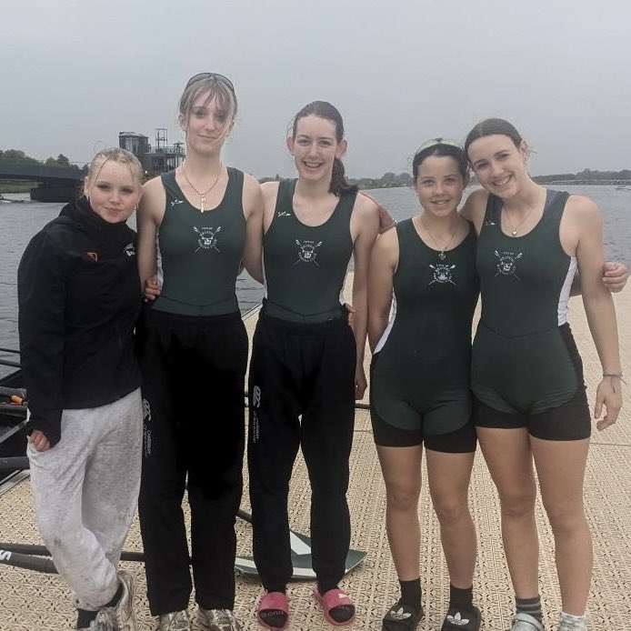 Three A finalists at the Junior Sculling Regatta on bank holiday Monday - including an amazing gold and silver for Daisy and Ed. Fab start to the regatta season for our junior squad. 
📸<a href="/allmarkone/">AllMarkOne</a> <a href="/JscullingHOR/">The Scullery</a> #rowing #bristol