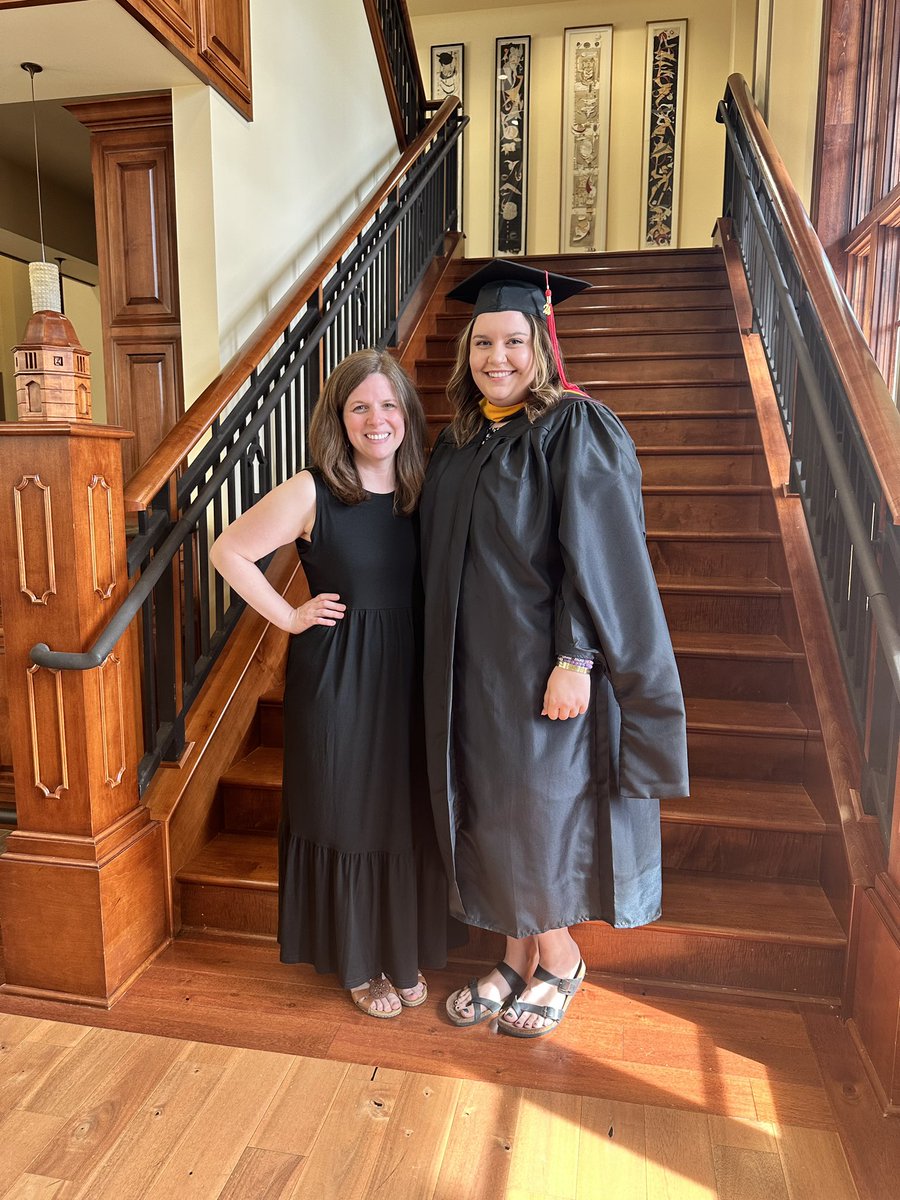 Congratulations @lyssaswift_ , @PsySciencesWKU graduate research assistant, for graduating from the MS in Psychology-Psychological Sciences concentration! We’re so proud of you! Pictured with mentor @d_lickenbrock. @ky_inbre @PsySciencesWKU @wkuogden @WKUGradSchool