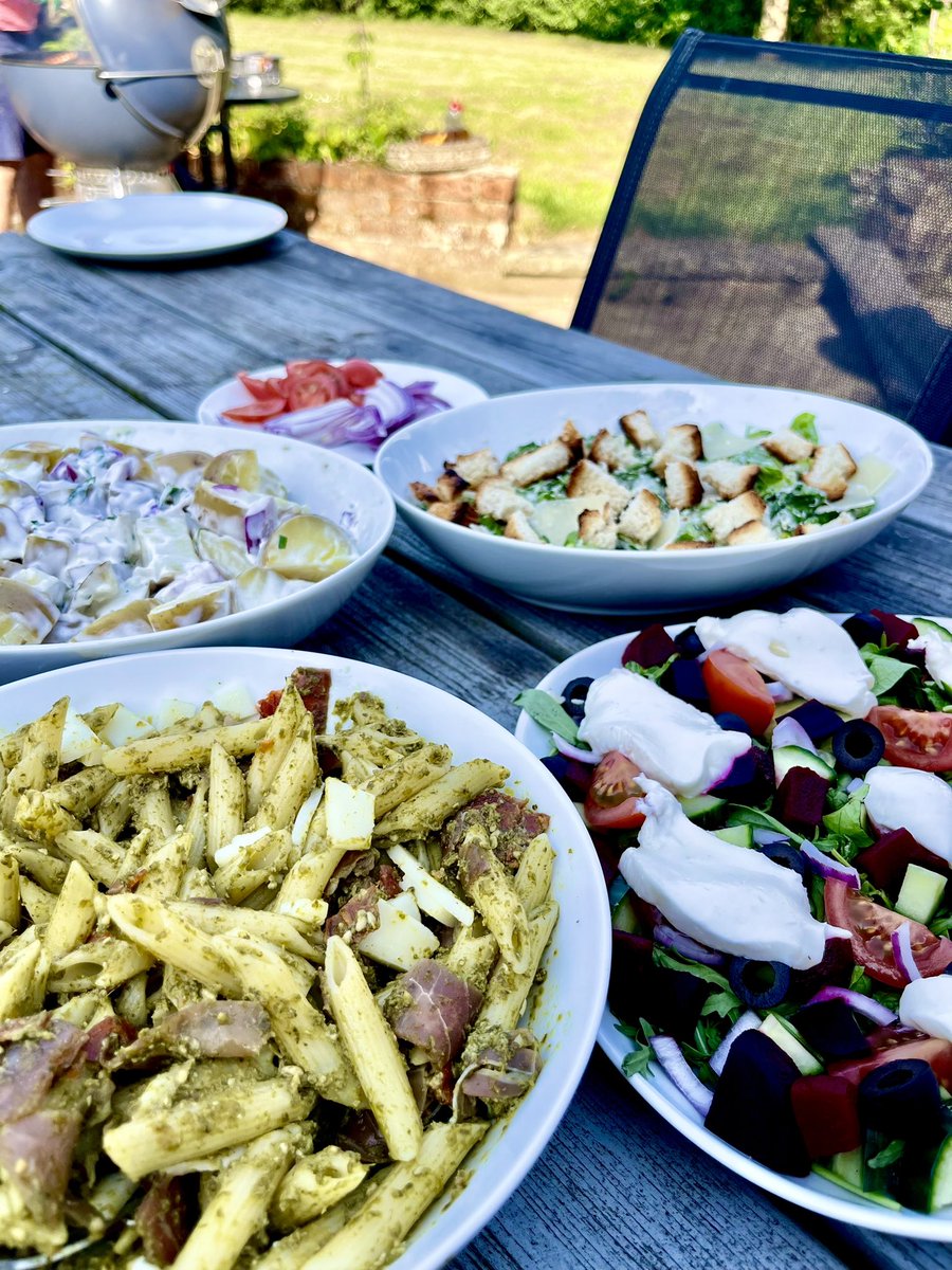 BBQs are all about the sides 🙌🏼
#summerfood #BBQ