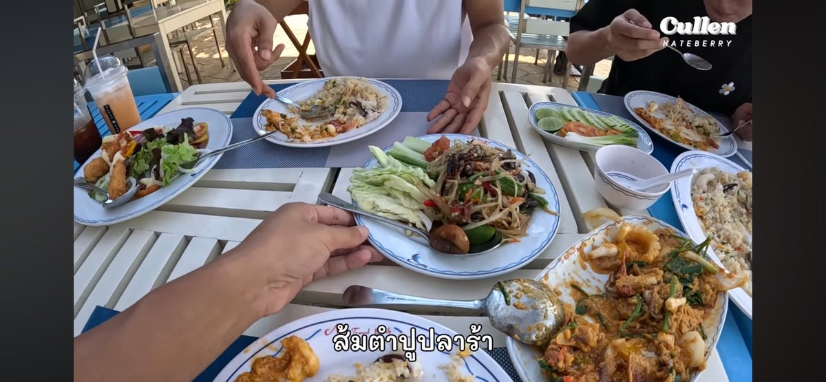 june173cm's tweet photo. อาหารเช้าตอนเจ็ดโมงของคนเกาหลี ส้มตำปูปลาร้า ยินดีด้วยค่ะพวกคุณเป็นคนไทยแล้ว55555555555555555555555555 คัลแลนคือท่องเมนูมาจากห้องด้วยซ้ำ สุดยอด 🤣👍🏻 แล้วพี่จองดูดปูแบบลำขนาด /อึ้ง

#คัลแลนพี่จอง https://t.co/2igezxkbnT