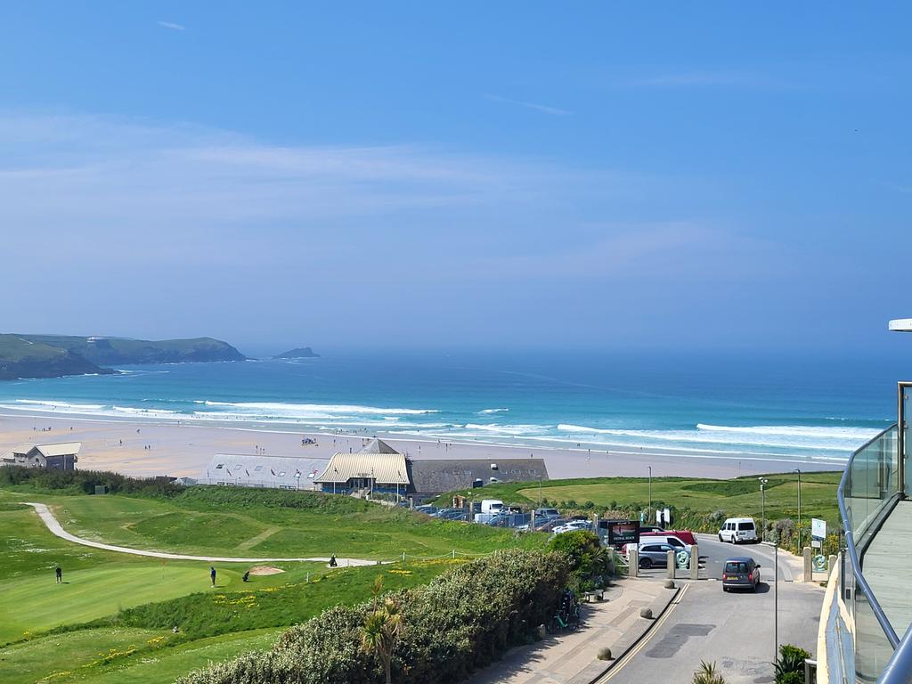Making the most of seeing the kids and the awesome weather, bit of a party, bbq, beach, surfing, walks along the coast with blur skies (and a touch of fog) 
#cornwall
#fistral
#sunshine
#familytime