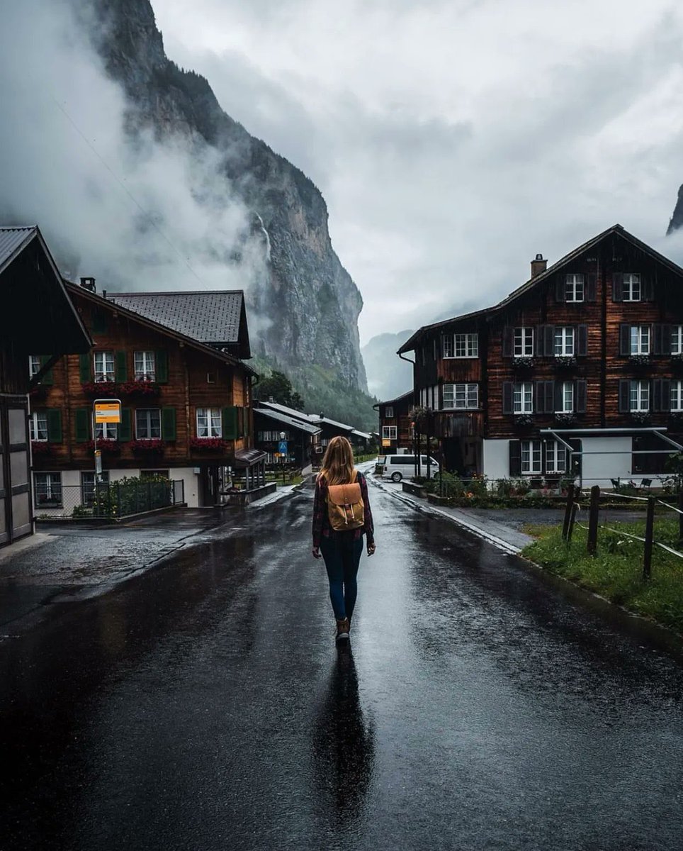 Stechelberg, Switzerland 🇨🇭 📸: @tom_juenemann1