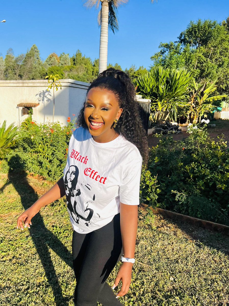 BlackEffectZim's tweet photo. On that Women Empowerment Matter.We have a “Be Yourself” Themed Unisex Tshirt To Support All The Ladies Out There Doing Great Things To Make The World A Better Place.
Check Out Our Latest Edition.Available To Purchase-All Sizes Are Available.Feel Free To Repost and Give Feedback. https://t.co/hPtBE9aZ44