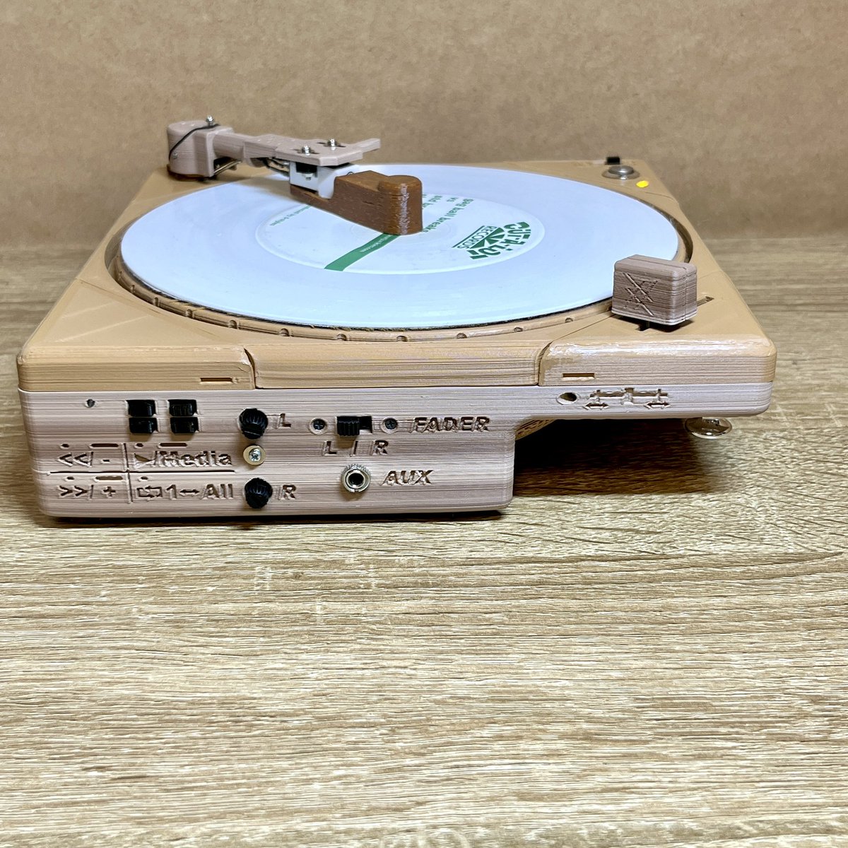 FaderMan_Lab's tweet image. [メルカリ] Frisk7 #5 フォノカートリッジ仕様 ¥49,800
jp.mercari.com/item/m41713952…
今回のアップグレードは苦戦した
フォノカートリッジ→セラミックタイプに変更なら¥40000でOK