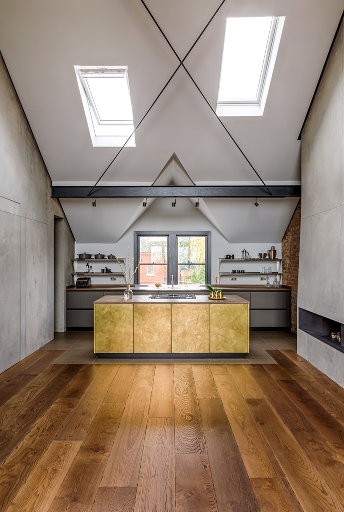 Step into the heart of design innovation where burnished brass meets the raw allure of modern industrial materials, crafting an exceptional kitchen scheme that redefines contemporary elegance. #DesignInspo #IndustrialElegance #KitchenGoals l8r.it/r6bp