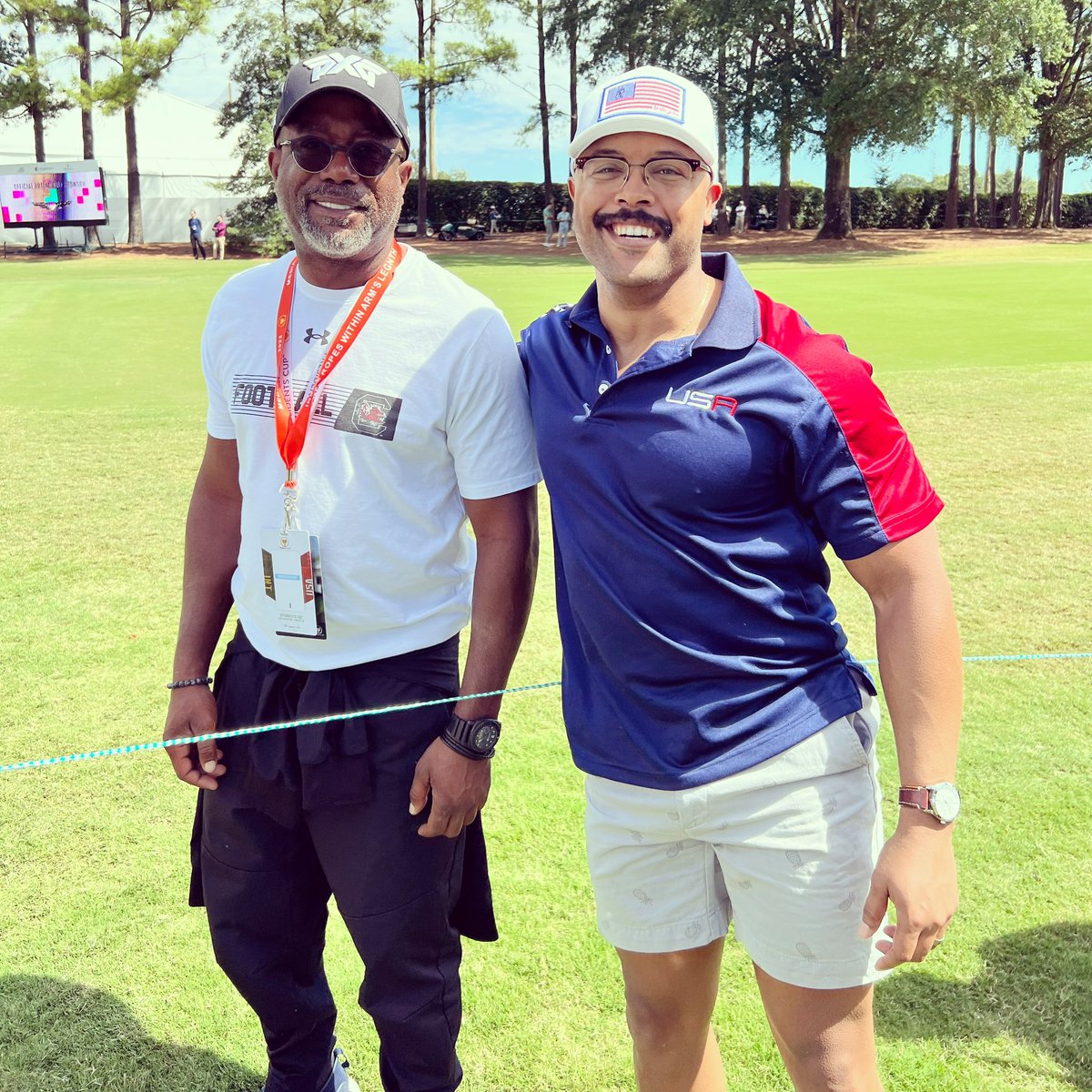 Since the @PGATOUR is at Quail Hollow for the @WellsFargoGolf in Charlotte, throwback to me meeting @dariusrucker at @PresidentsCup 
#BeersAndSunshine