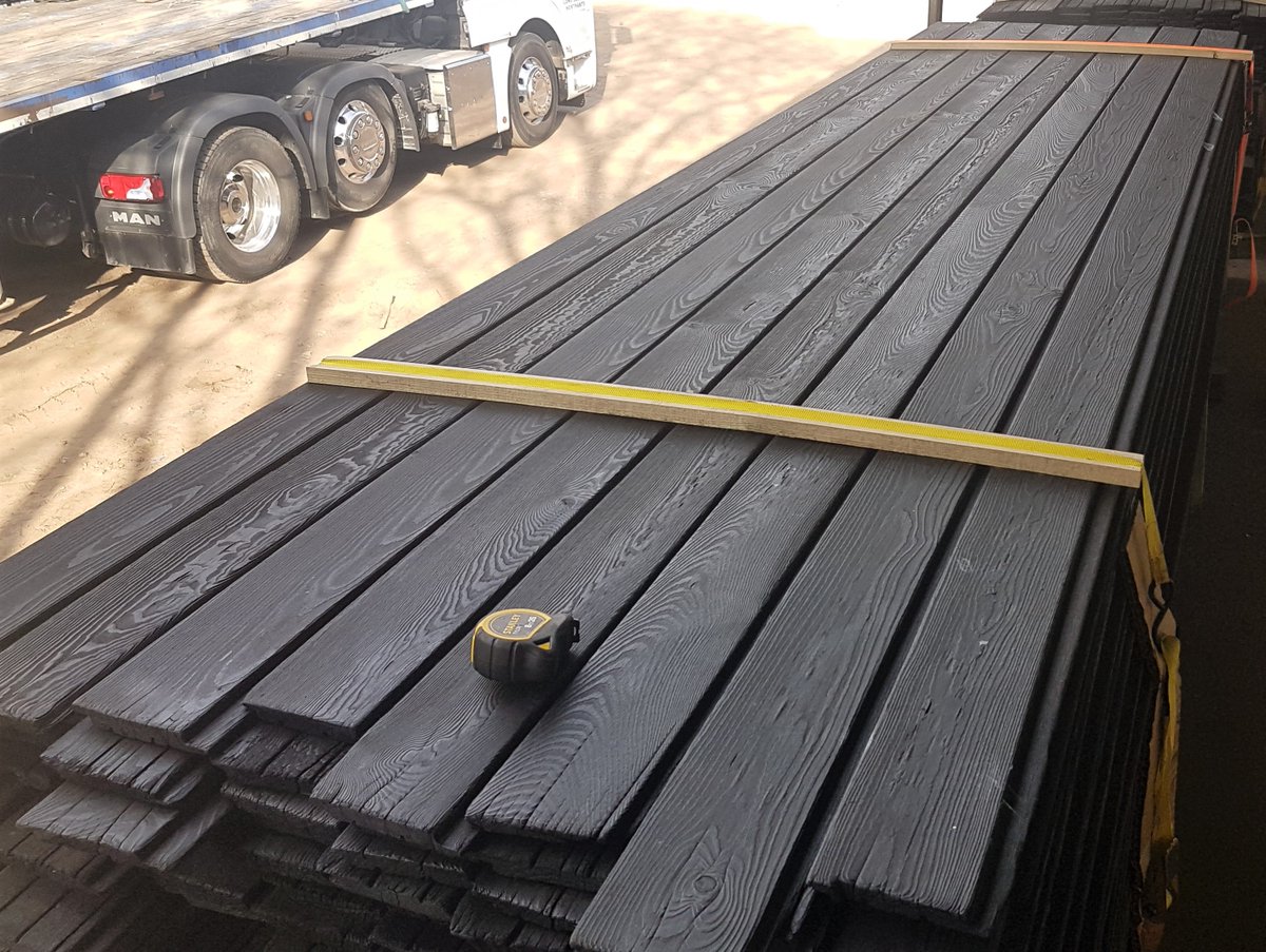 1stClassTimber's tweet photo. Add unique value to your project with
stunning burnt 🔥 timber cladding! 🏡 Custom
machined profiles and lengths available to suit your
project perfectly.

#Burnttimber #charredtimber #yakisugi #cladding #buildingmaterialsupplier #outdoorliving #gardenspaces #constructionmaterial https://t.co/MouJfGrnur