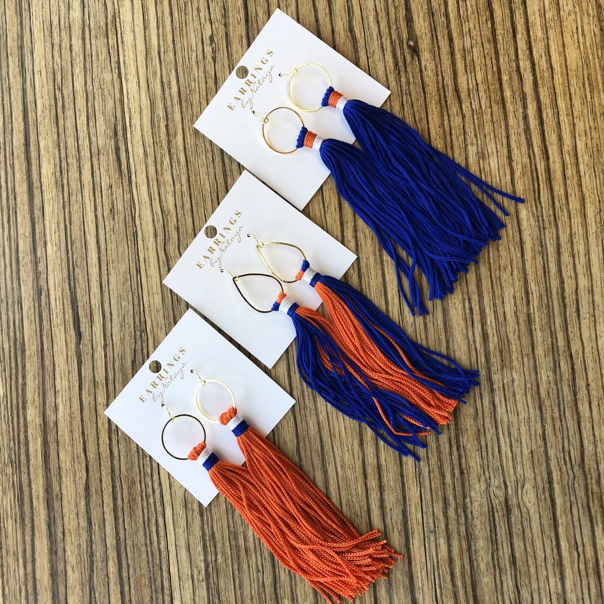 Hey #Oilersnation! Level up your team spirit with byNataya's fierce Oilers-themed fringe earrings and Jan's whimsical illustrations! #letsgooilers #yegmakers #yeg 🏒🎨