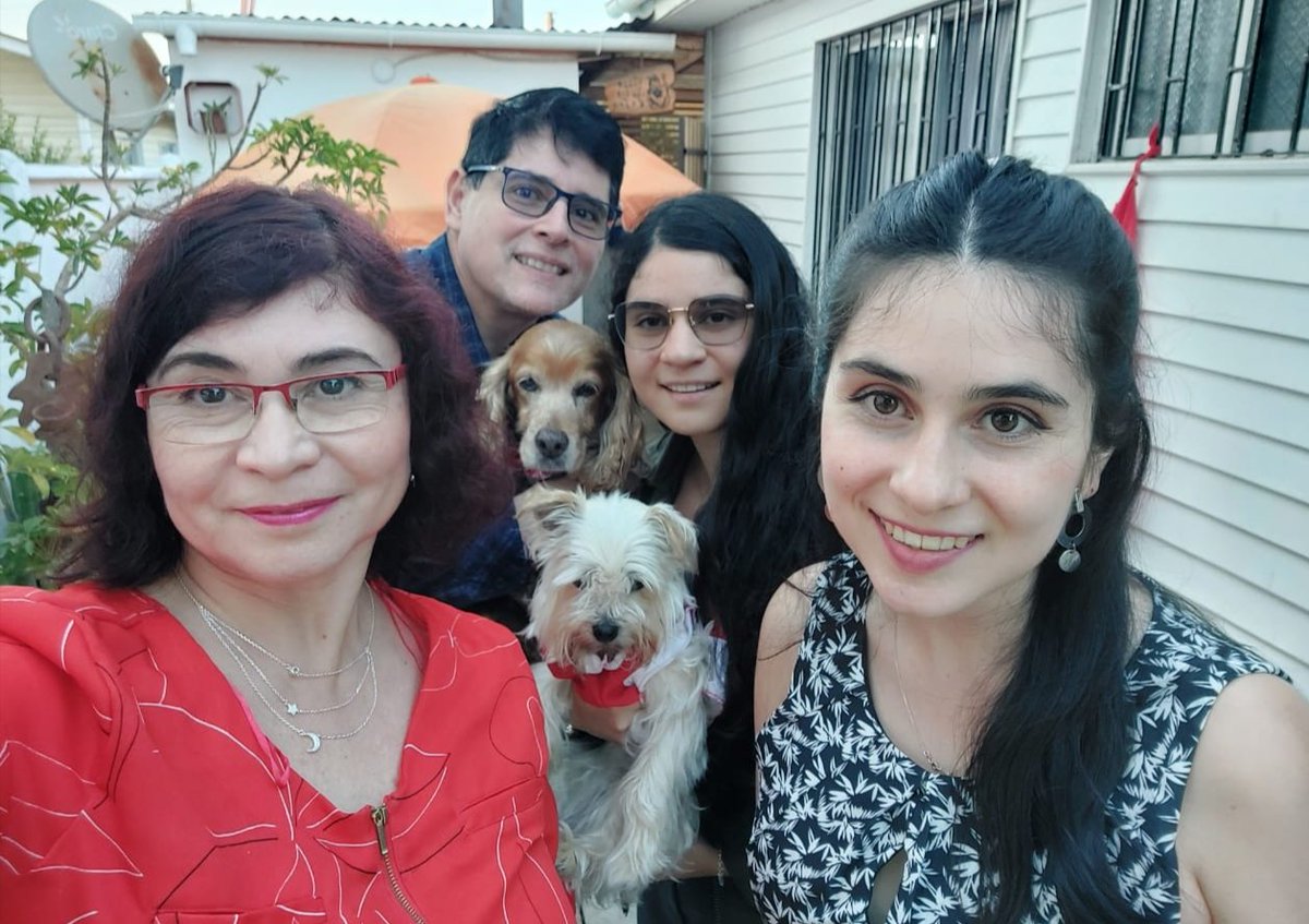 aliropacheco's tweet photo. #alerta @meganoticiascl @Mega un gran saludos a la única super mamá diagnosticada por una profesional de la salud. Una Estrella en la familia. https://t.co/5OH5kyXwGT