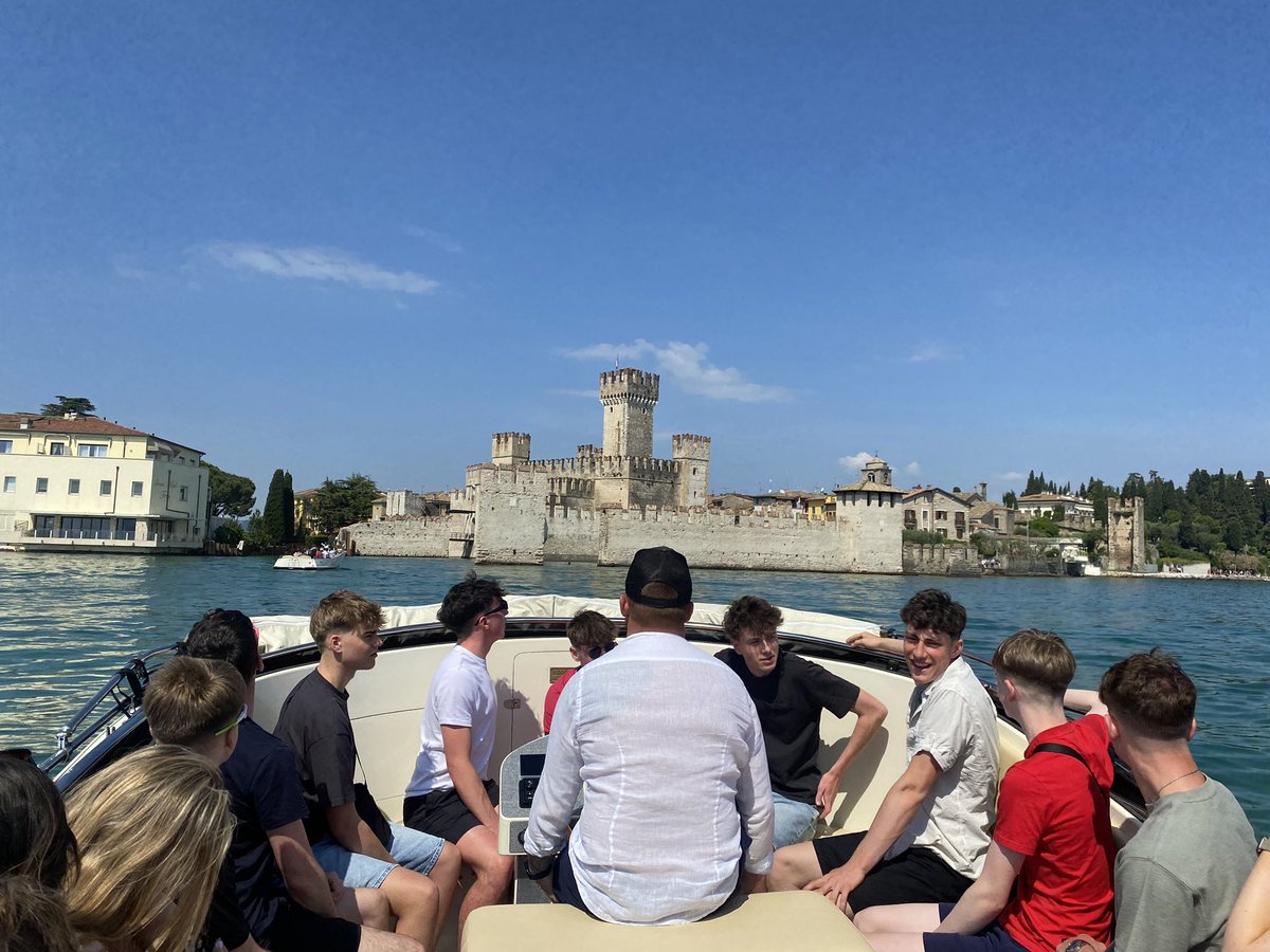 108 @KinsaleTY students & teachers returned home today from Italy 🇮🇹 after 4 magnificent days making memories. A superb trip finishing off in Sirmione & Verona yesterday. Boat trips, theme park, gorgeous scenery & evening trips to the beach. Thanks to all involved #tytour #Italy