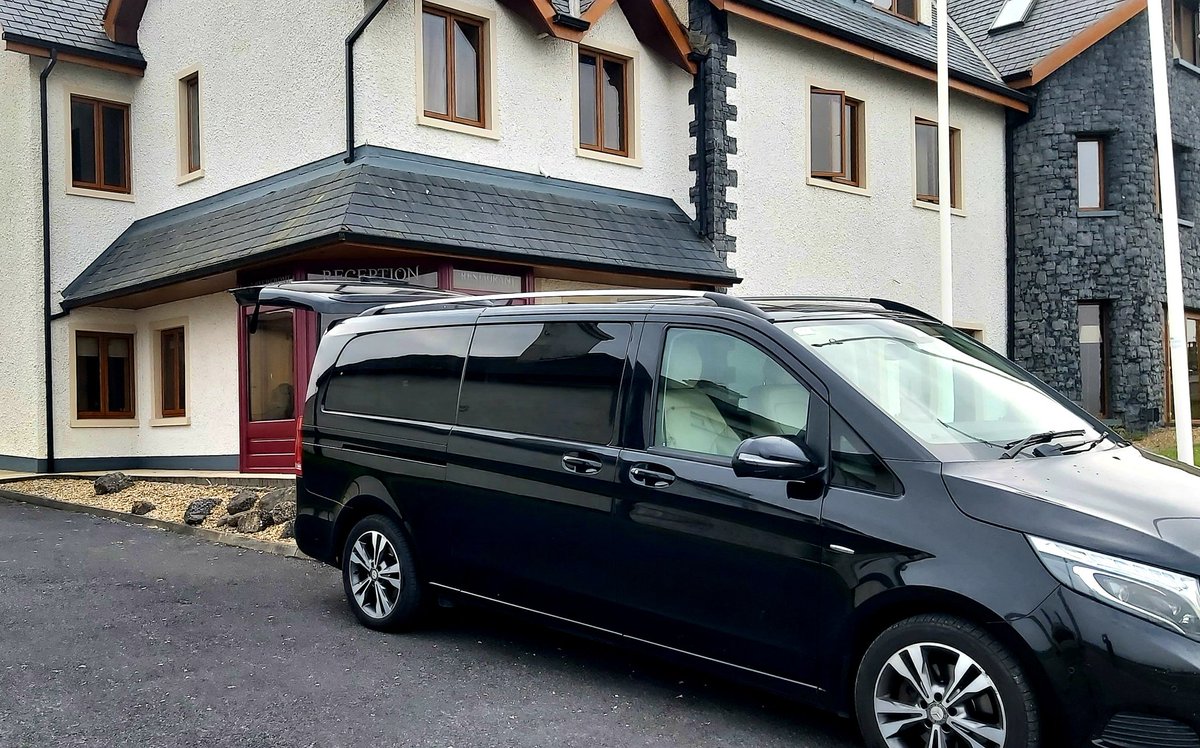 Client pick up from the Waterfront House in Enniscrone this morning and we're heading for @TheWyattHotel in Westport wedrive.ie/private-tours/ #Ireland 💚🇮🇪
