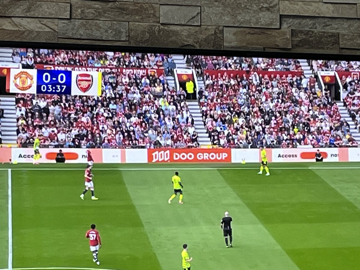 If there was ever a sign/sponsor that summed Man United up and this current team… 😂😂🙈