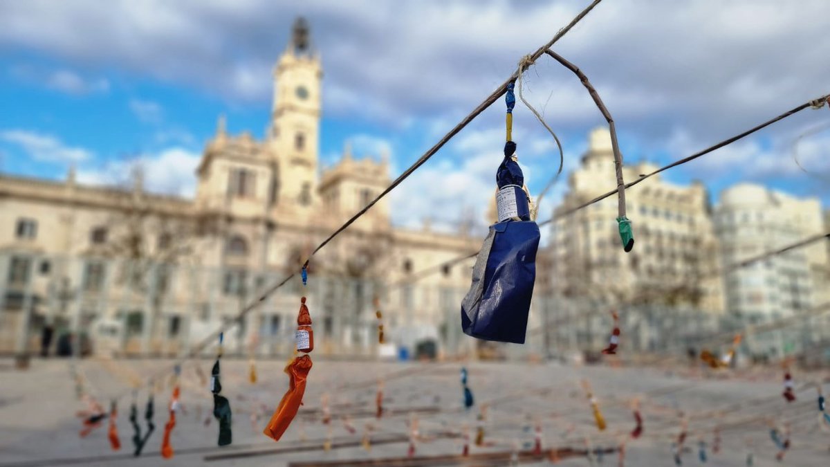 🌸 Hoy celebramos la Festividad de la Virgen de los Desamparados, patrona de #València. Así hemos vivido el día 🥰 Y aún queda la procesión general desde la Catedral a Caballers, Tossal, Bolsería, Mercado, Mª Cristina, San Vicente, Pz de la Reina, Mar, Avellanas, Palau, Almoina.