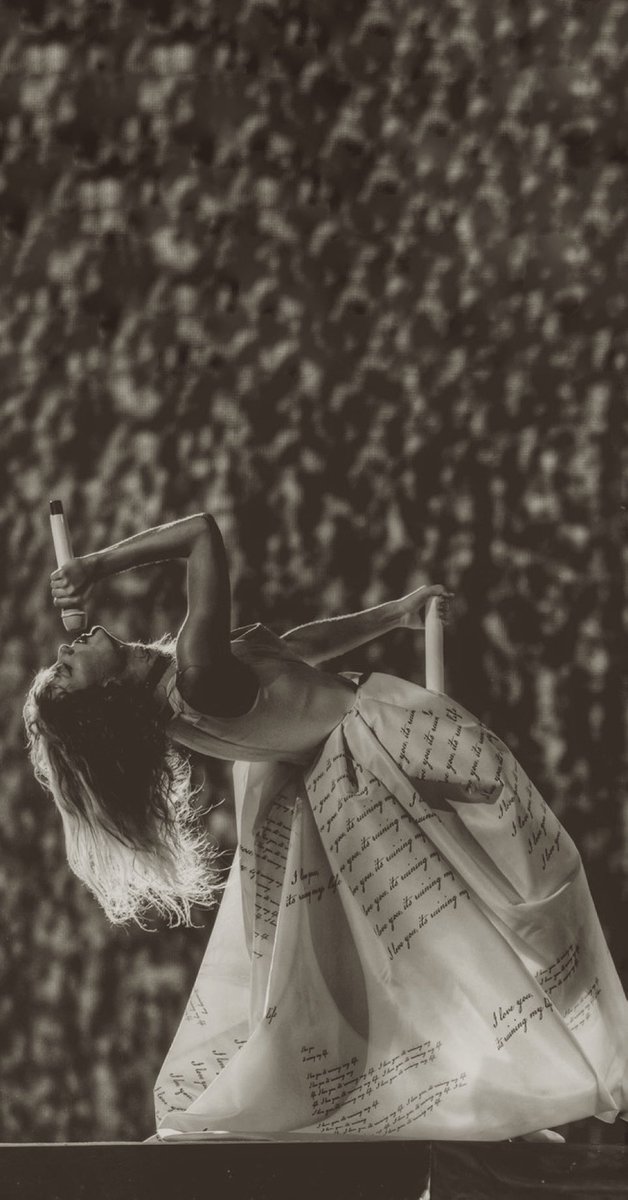 tsloverlocks's tweet photo. Free Taylor Lock Screen 

#ParisTSTheErasTour 

Please rt and like if you save -ash https://t.co/8yFL5wKEmu