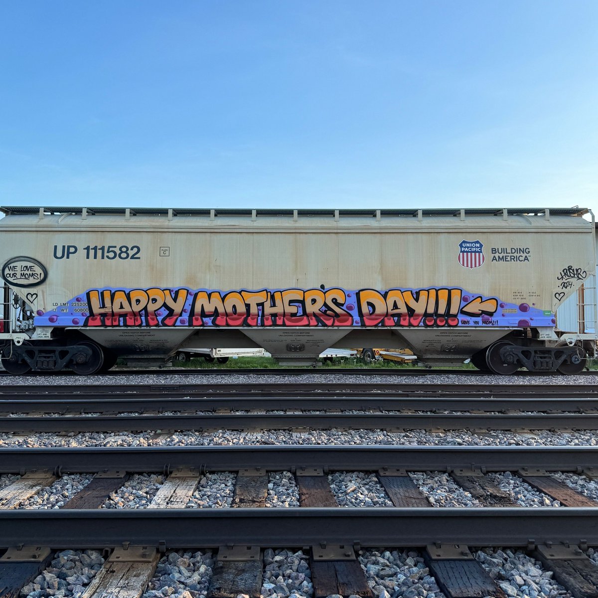 For all the moms out there! @4re_you_sure⁠ ⁠ #bombingscience #graff #graffiti #mothersday #mothersdaygraffiti #freight #freighttraingraffiti #art #spraypaint⁠