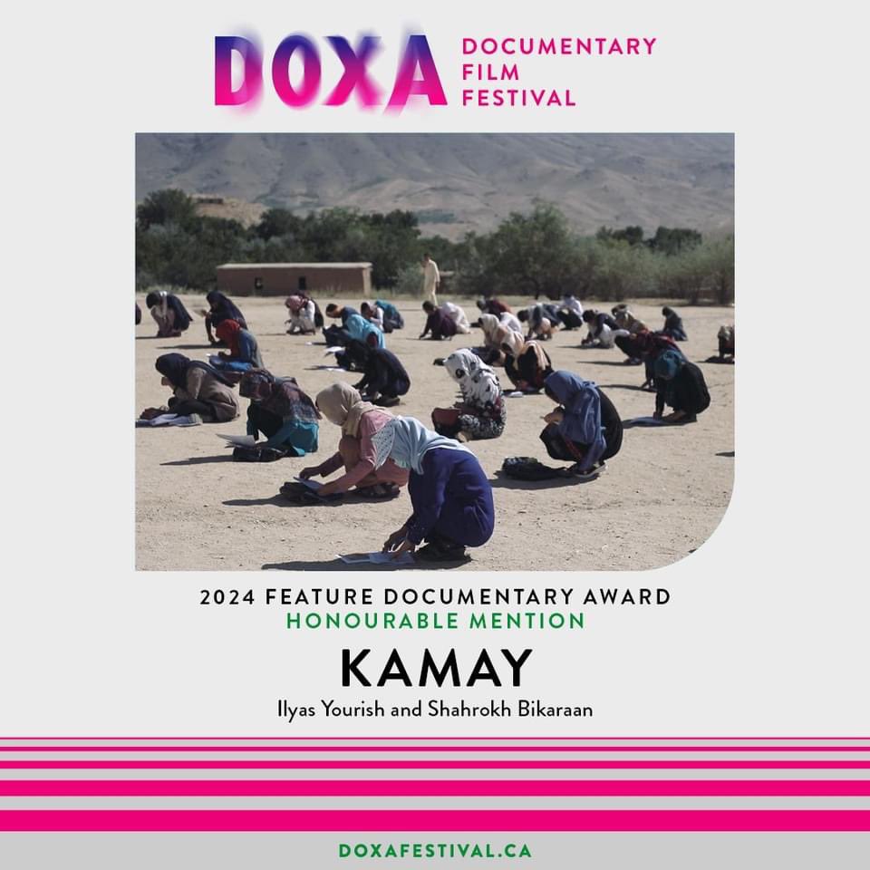 Nadjaproduction's tweet photo. @HejerCharf, Liz Marshall et Sara Wylie ont décerné le Prix @DOXAFestival du long métrage documentaire à BYE BYE TIBÉRIADE de Lina Soualem.
Deux mentions spéciales : STIMMING POOL du collectif Neurocultures et Steven Eastwood; et KAMAY par Ilyas Yourish and Shahrokh Bikaran. https://t.co/soMvgZ8Qfw