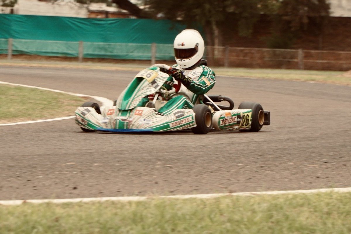 🏁 Ya estamos de vuelta en el kartodromo de Charata 🇦🇷 para el evento 2 del Rotax Grand Nationals.

💪🏻 Logramos la pole nuevamente para la pre-final y vamos con todo para repetir el resultado de ayer 👊🏻💥

#Venzano26 #GioVenzano #Karting #Rotax #RotaxGrandNationals #Paraguay
