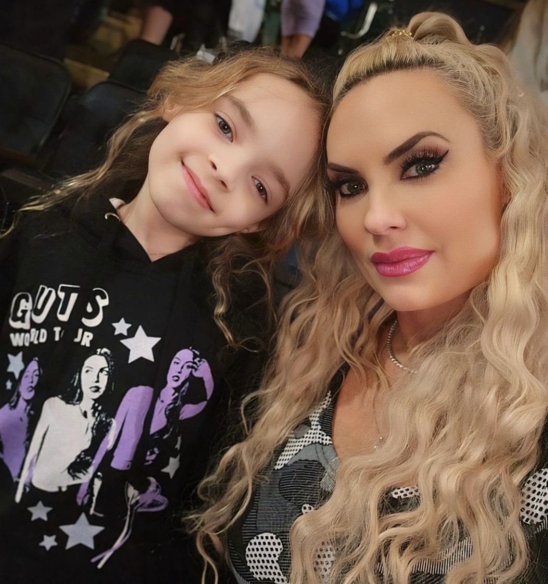 I know something that only Chanel and I know.... That you are the GREATEST Mom ever! Happy Mother's Day Coco! We both LOVE you to death..❤️❤️❤️❤️❤️❤️ @BabyChanelworld @cocosworld