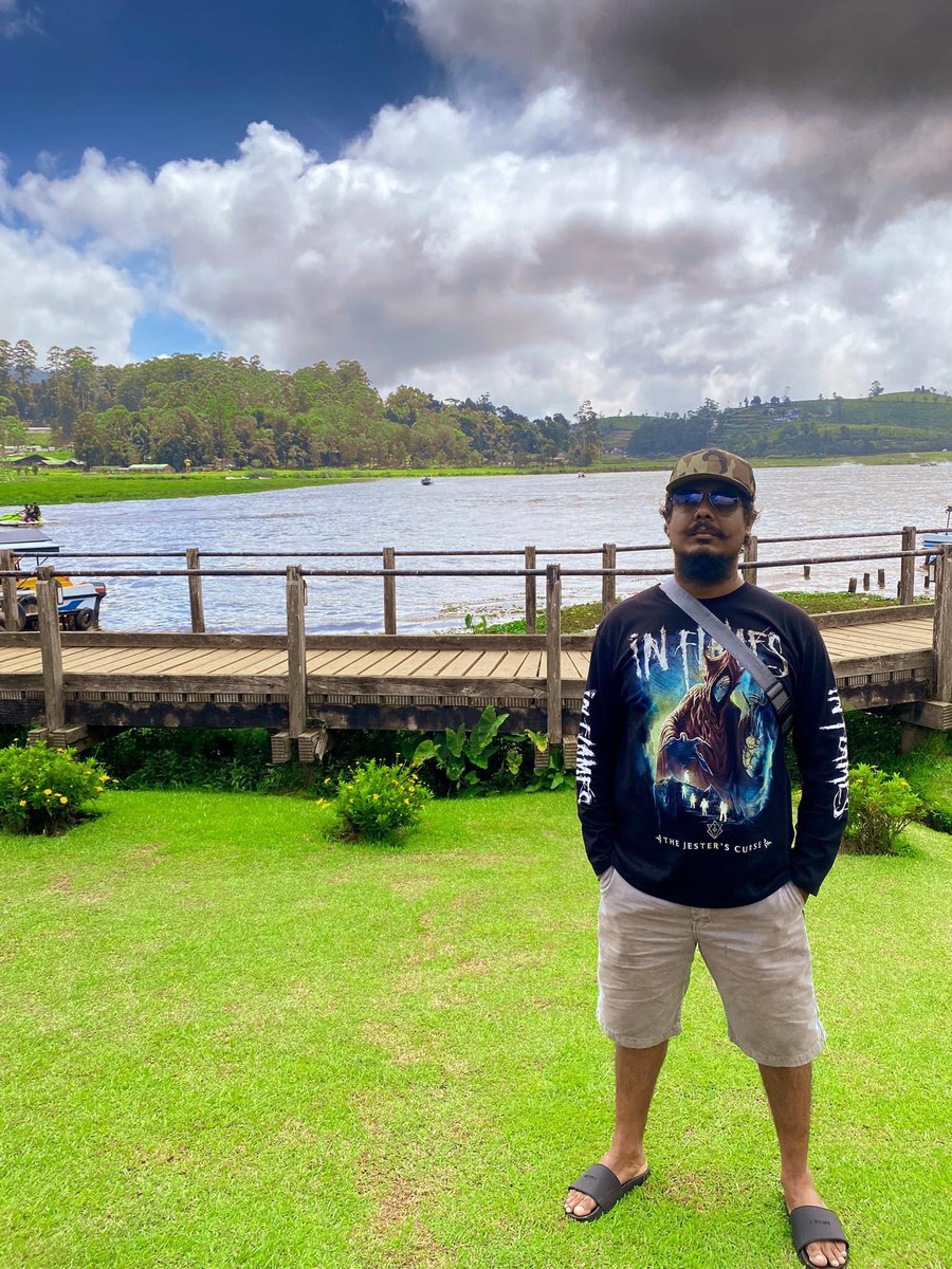 “Take vacations, and go as many places as you can. You can always make money, but you can’t always make memories.” – Unknown (01)🌲🚐🌨 . #Avurudu #April #Family #Holidays #Vacation #Nature #Travel #Relax #GregoryLake #Slipknot #InFlames #NuwaraEliya #Hatton #Haputhale #SriLanka