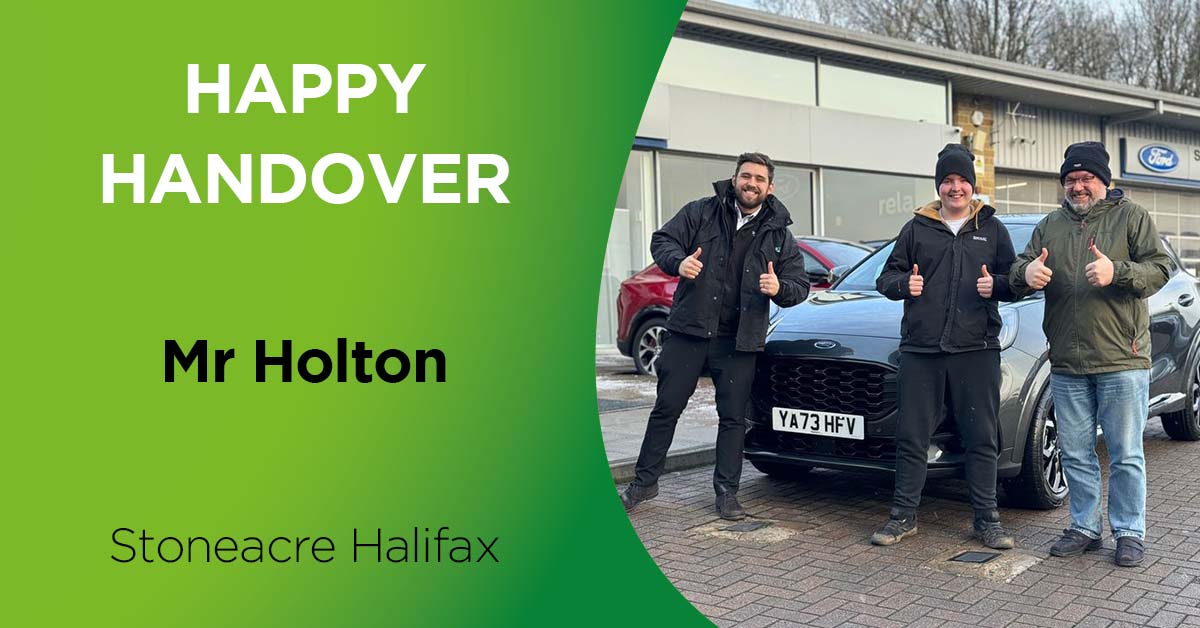 Happy Handover Mr. Holton!🤝 Thank you for choosing us, Happy Motoring!! 💚 #Halifax #Handover #Stoneacre #Ford