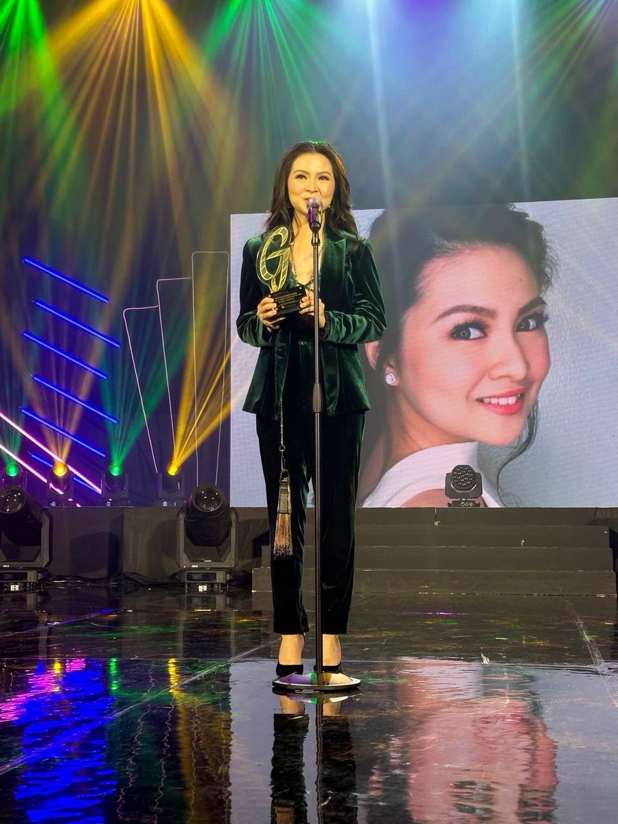 Record holder as @dealwithBARBIE receives her 9th Best Actress for the exemplary performance being 'Klay' in Maria Clara at Ibarra. Introducing the Box Office Entertainment Awards 2024 Primetime TV Actress of the Year 📽️ #BarbieForteza