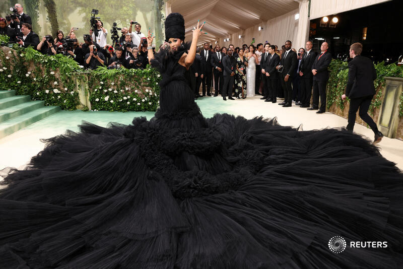 Cardi B poses at the #MetGala at the Metropolitan Museum of Art in New York City. More of our top photos of the week: reut.rs/3JWoExX 📷 Andrew Kelly