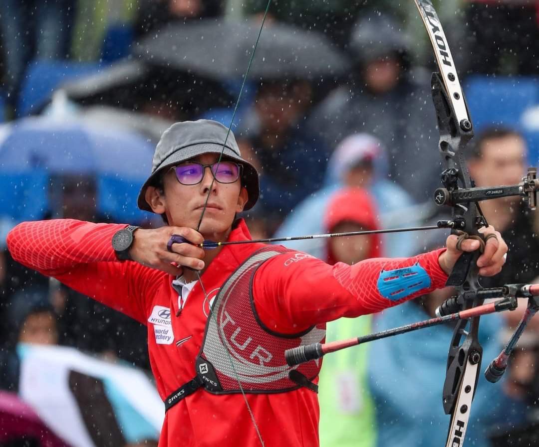 Millî Okçumuz Mete Gazoz, Olimpiyat ve Dünya Şampiyonlukları ile birlikte, şimdi de Avrupa Şampiyonu! 🏹 👏 Almanya'da düzenlenen Avrupa Okçuluk Şampiyonası'nda, Türk Milleti'ni bir kez daha mutlu eden, Gururumuz Mete Gazoz'u yürekten tebrik ediyor, bayrağımızı dalgalandırmak…